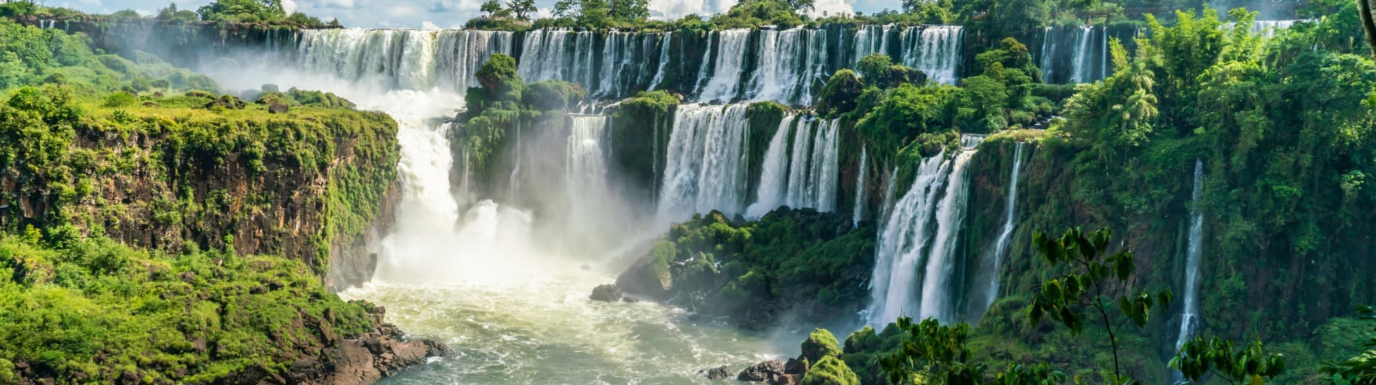 Stunning waterfalls in Argentina – emigrate to Argentina