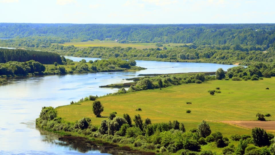 The vast river landscape of the Memel (Nemunas) in summer; an example of the pleasantly warm summer climate in inland Lithuania.