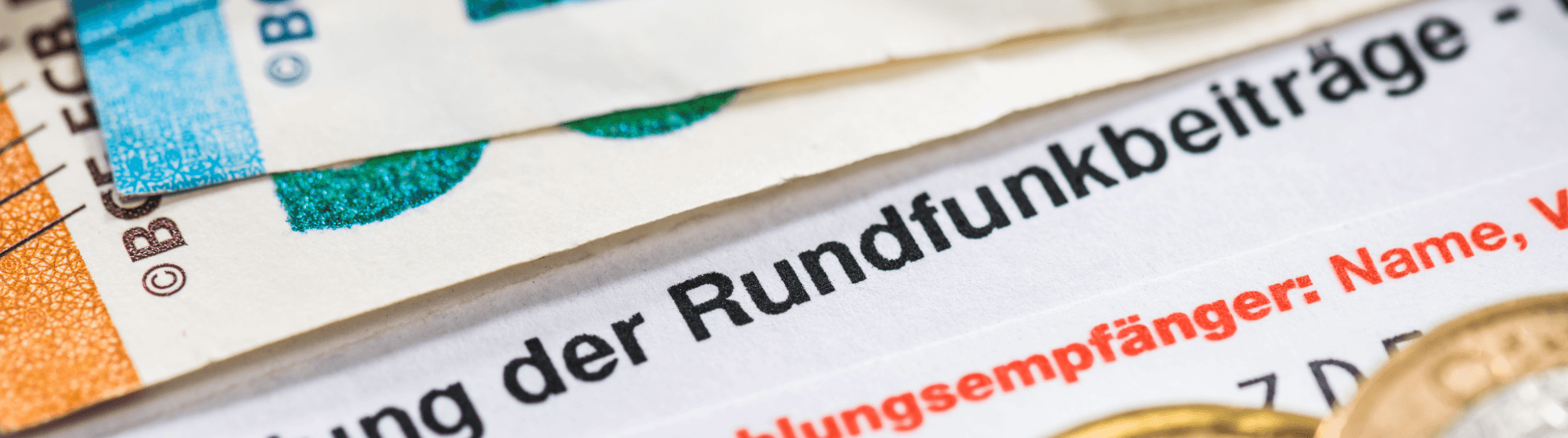 Rundfunkbeitrag, Euro-Scheine und Münzen. Finanzen und Gebühren.