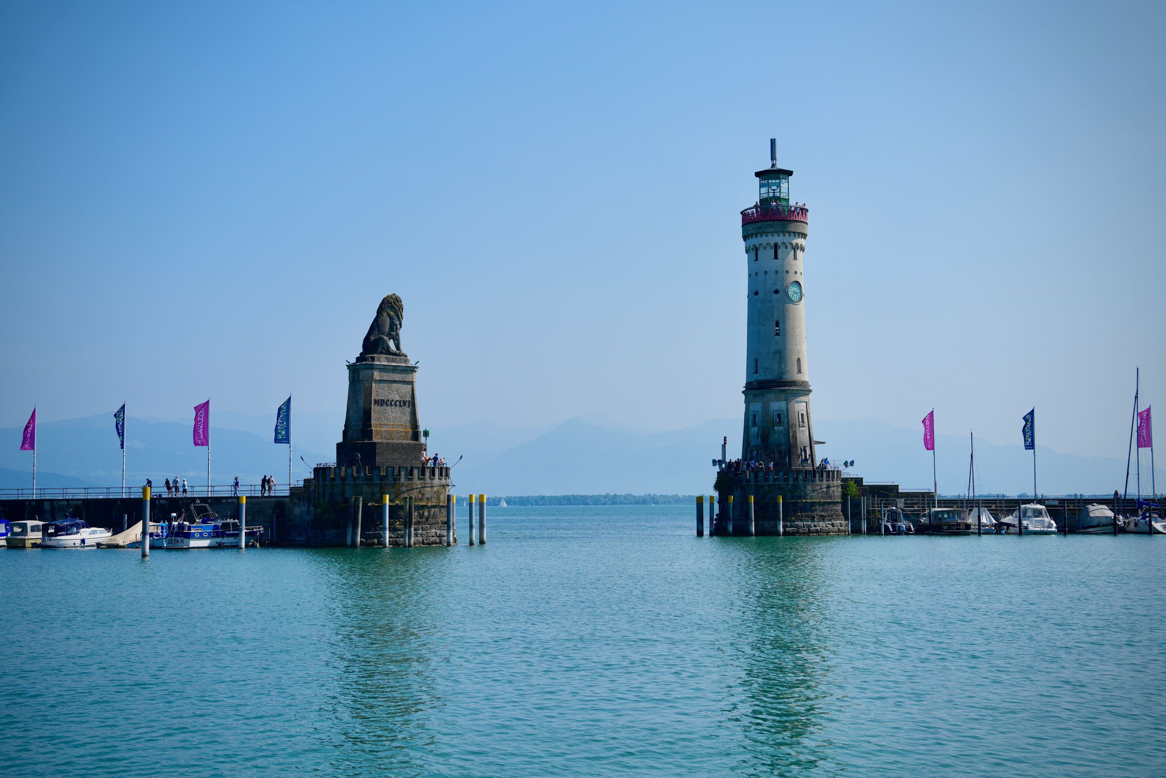 Umzugsunternehmen Bodensee: Lindauer Leuchtturm und Bayerischer Löwe