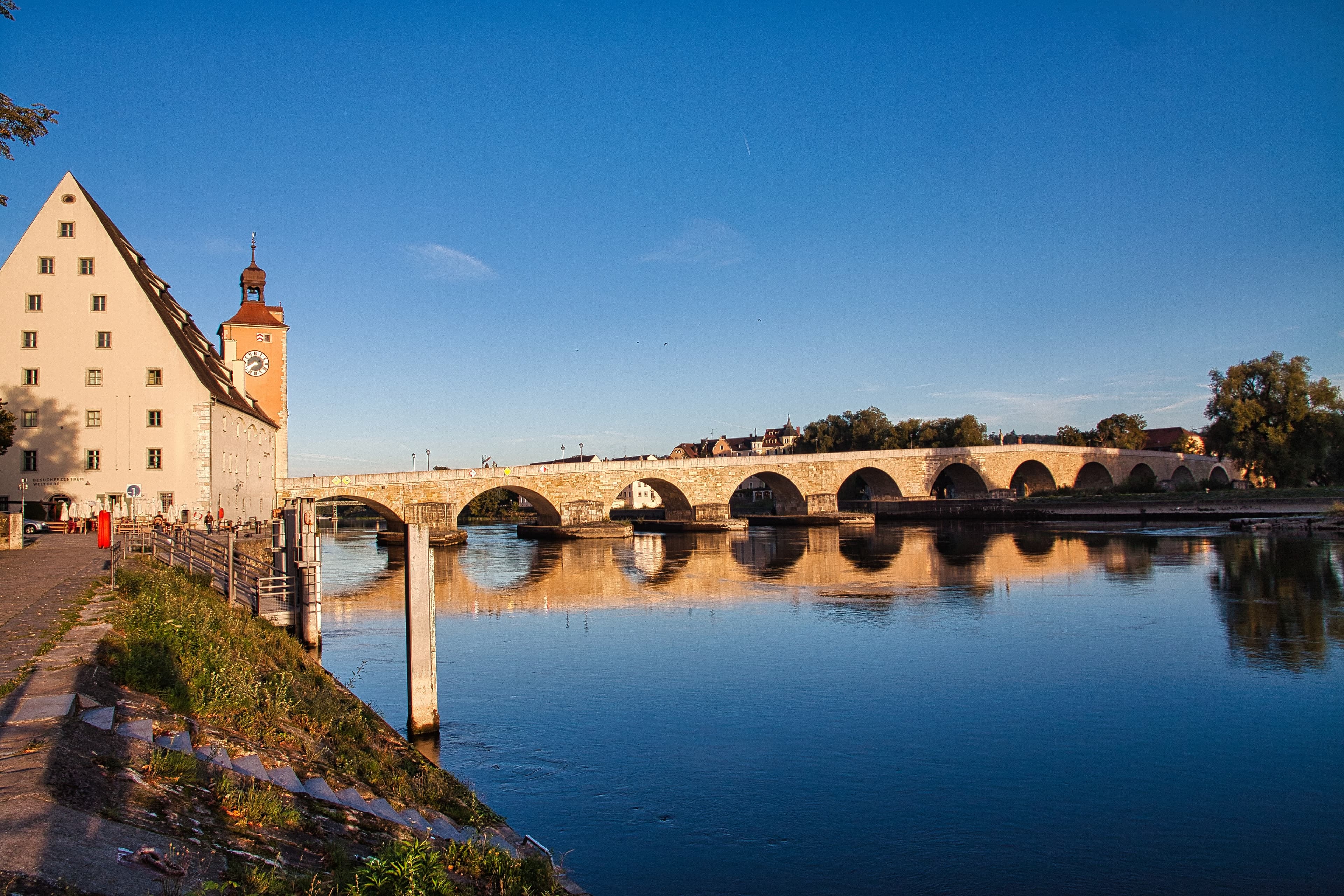 Umzugsunternehmen Regensburg: Steinerne Brücke