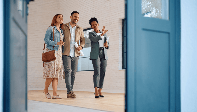 Apartment application: Friendly couple at flat viewing with agent