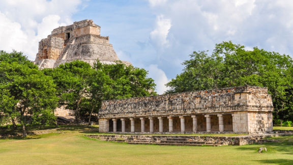 Chichén Itzá in summer as one fo the most important Maya sites in Mexico.