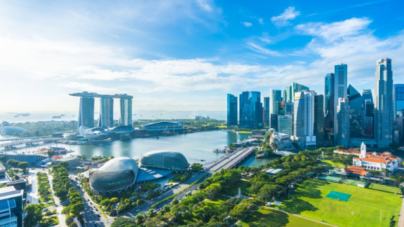 Emigrate to Singapore: Economics