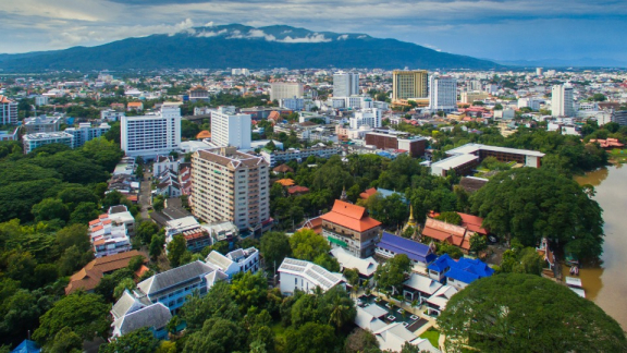 Aerial view of Chiang Mai with Mount Doi Suthep, representing a popular expat destination for a fresh start with relocation checklists from DACHSER & KOLB in Thailand.
