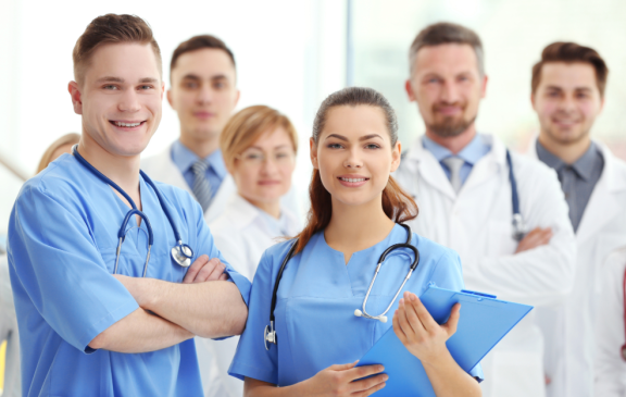 Medizinisches Team in Klinik als Symbol für das Gesundheitssystem in den Niederlanden