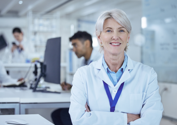 Ärztin in moderner Praxis als Symbol für das Gesundheitssystem in Dänemark