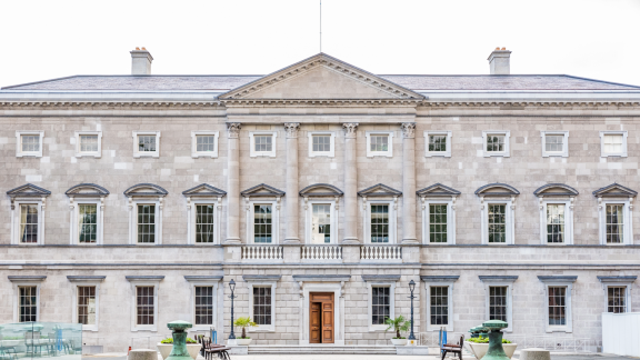 Emigrate to Ireland: Politics