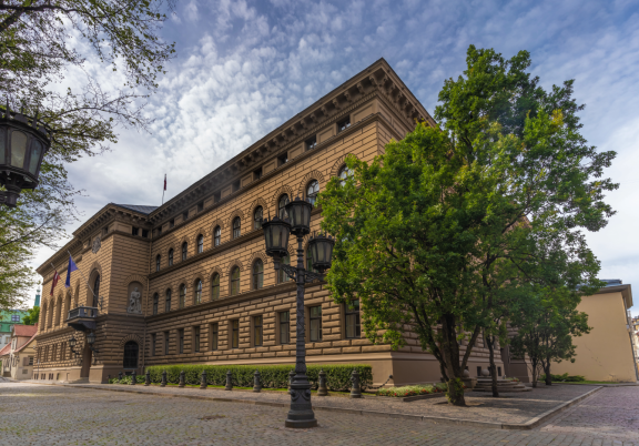 Emigrate to Latvia: Politics