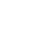 Person mit Kontrollpanel für mehr Qualitätskontrolle durch Kantenschutz