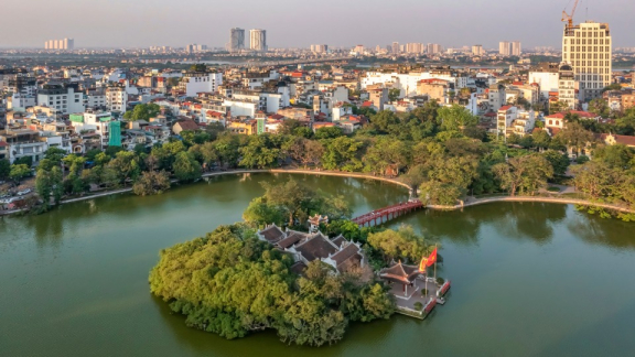 Luftbild von Hanoi - Auswandern nach Vietnam: Wirtschaft
